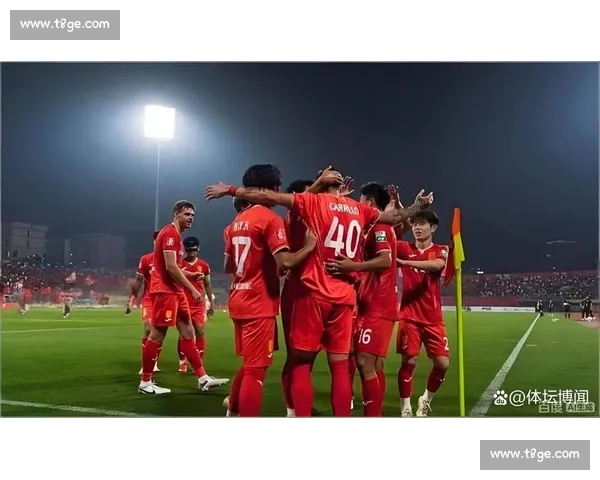 中超山东对阵重庆焦点之战引爆球迷期待与战术对决的震撼场面再现 中超山东对阵重庆焦点之战引爆球迷期待与战术对决的震撼场面再现